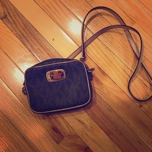 Michael kors crossbody bag